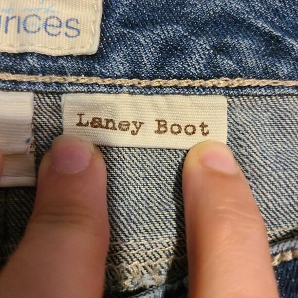 Maurices size 1/2 women's Laney bootcut white washed jeans - Picture 8 of 11